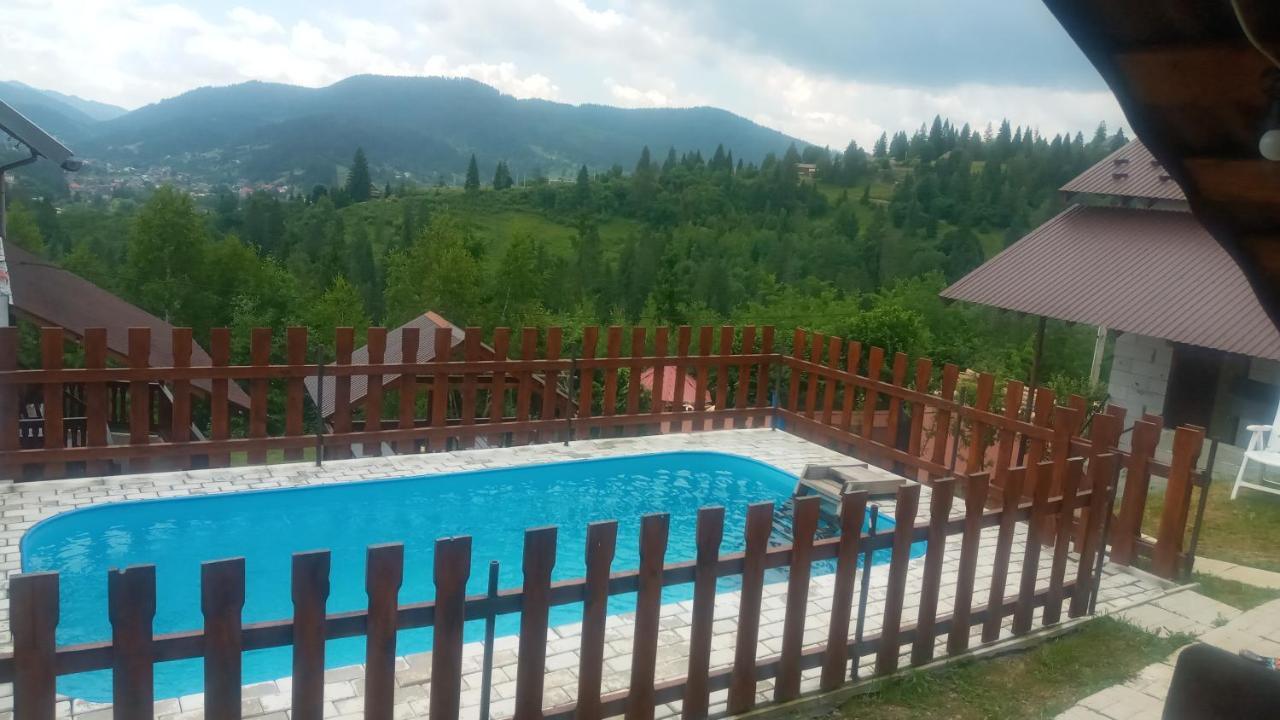 біля лісу апартименти з двома спальнями * Slavske